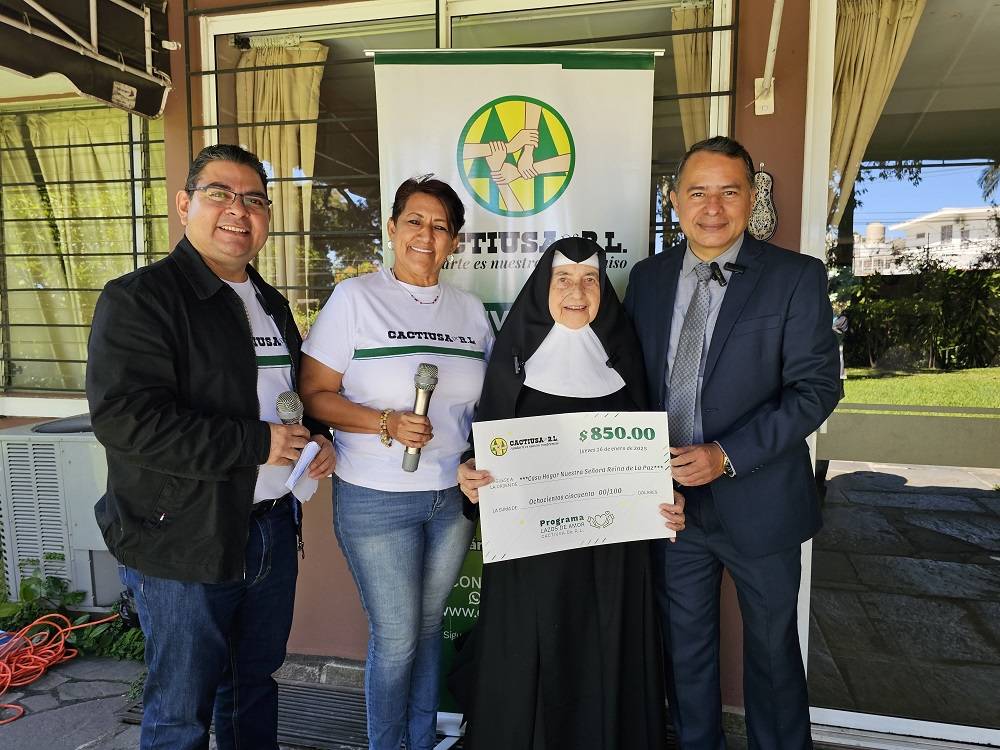 Entrega de donativo  a la Casa Hogar Nuestra Señora Reina de la Paz