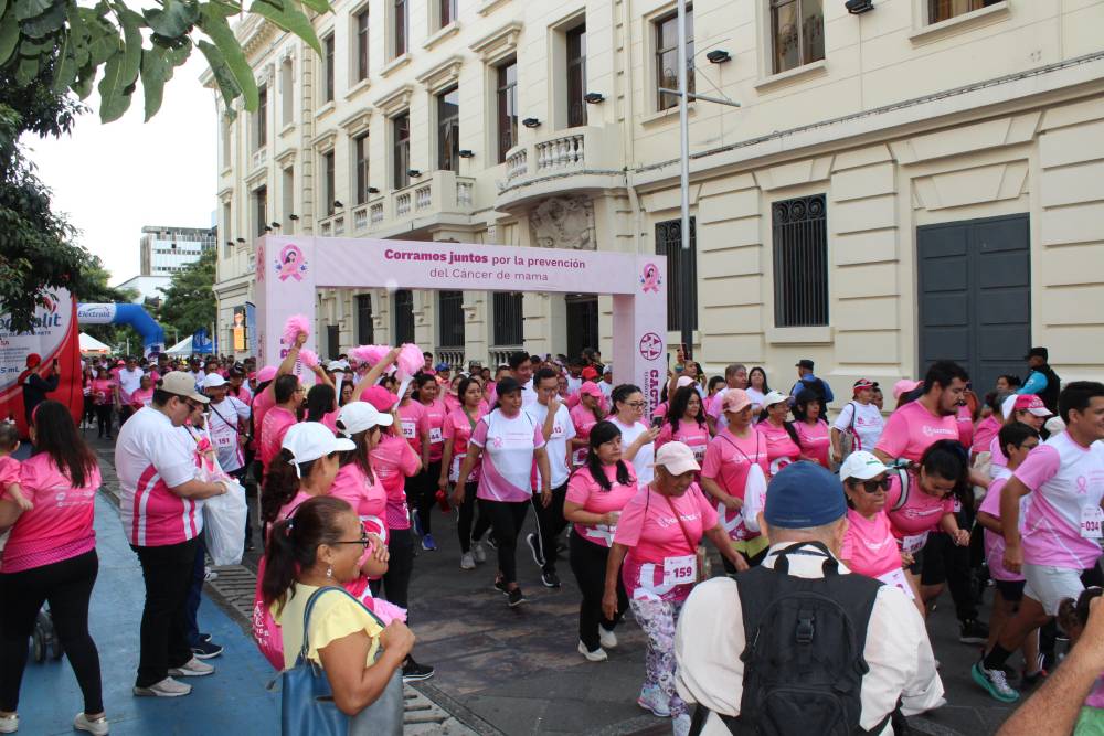Realización de la 4°Carrera "Corramos juntos por la prevención del cáncer de mama "